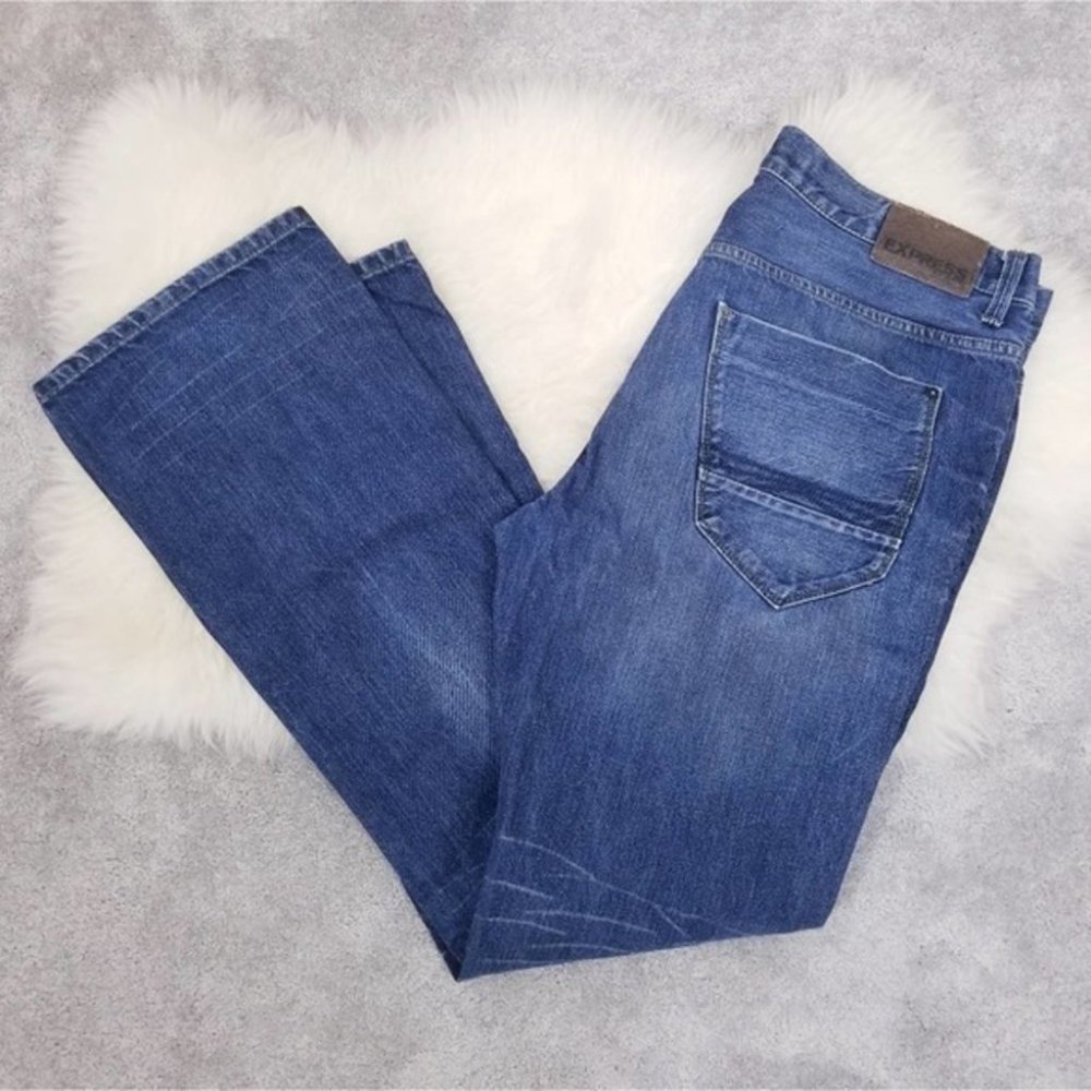 Men's EXPRESS Kingston Classic Fit Boot Cut Jeans